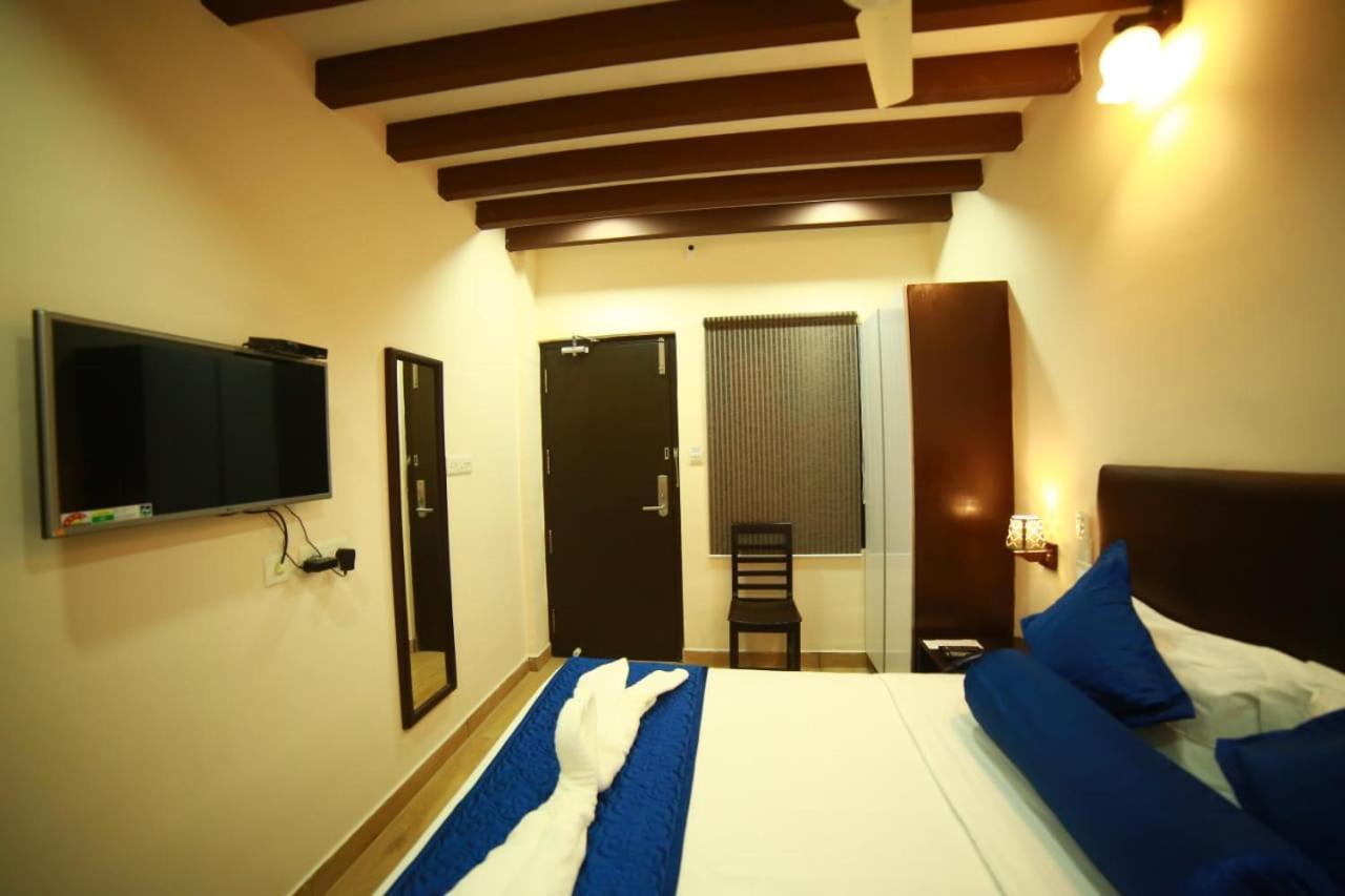 Sapphire Inn Pondichéry Extérieur photo