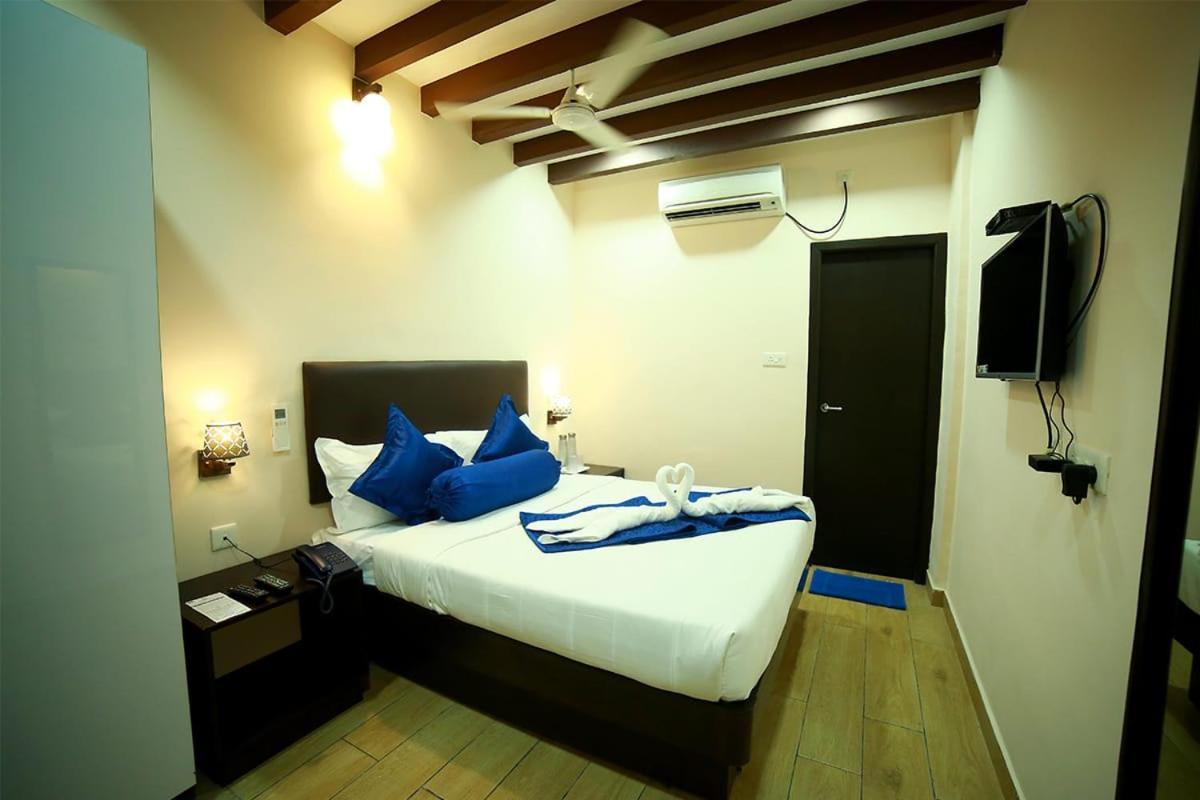 Sapphire Inn Pondichéry Extérieur photo