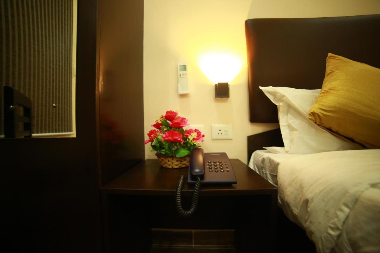 Sapphire Inn Pondichéry Extérieur photo